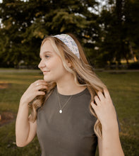 Load image into Gallery viewer, Blue Columbine Scarf - Colorado State Flower