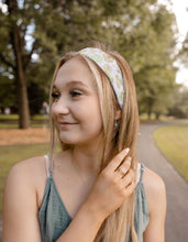 Load image into Gallery viewer, Hibiscus Scarf - Hawaii State Flower