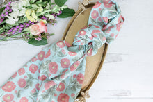 Load image into Gallery viewer, Japanese Camellia Scarf