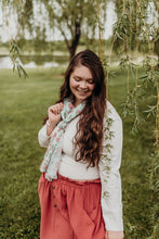 Load image into Gallery viewer, Japanese Camellia Scarf